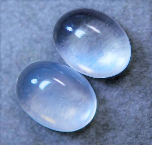 ハニエルに関係するムーンストーンのイメージ