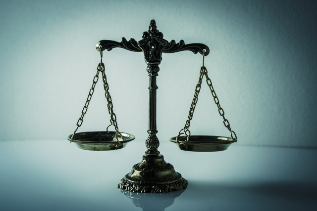 ラギュエルを象徴する天秤